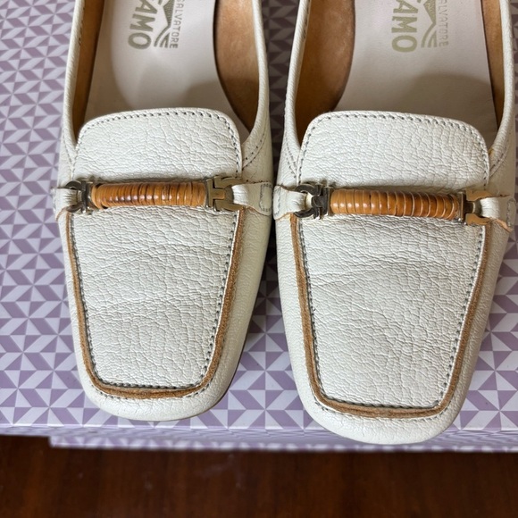 Vintage Ferragamo kitten heel horse bit loafer cream leather 7.5 - Picture 11 of 11
